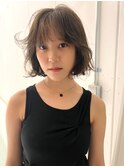 アッシュベージュ 外ハネボブ 顔周りカット 無造作カール