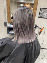 サニー 渋谷(SUNNY)&nbsp;バレイヤージュ、ハイライト、レイヤーロング、グレーベージュ