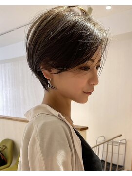 ビューブルー 亀戸錦糸町(VIEW BLUE) 前髪長めの大人ボブ明るい白髪染め