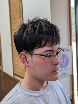 理創こすぎの写真/流行を取り入れたメンズパーマ、ツーブロック、清潔感を感じるフェードカット等。ビジネススタイルをご提案