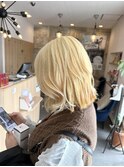 抜きっぱなしブロンド/結べる長さのボブ