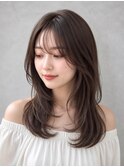 レイヤー くびれヘア 韓国 顔周りカット シースルーバング 艶髪