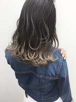 トルネード(TORNADO)&nbsp;外国人風ボブ ハイライトグラデーション グレージュ　外ハネ