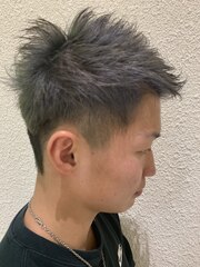 シルバーカラーサイドアップショートヘア/短髪ショート/20代30代