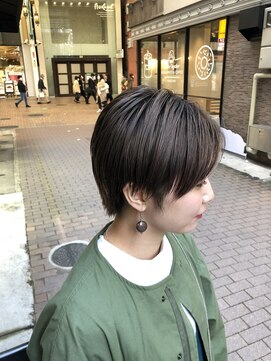 ワンバイワンクラッカ(one by one CLACCA) シアベージュ × ストリートショート