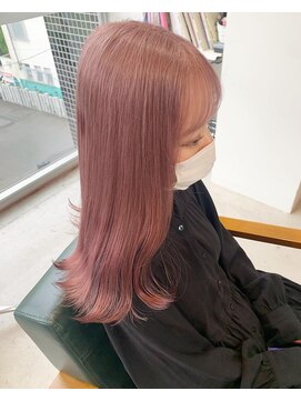 イル(ill) ピンク　ピンクベージュ　ブリーチカラー