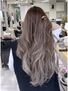 レディアル 大宮(REDEAL ope.) バレイヤージュレイヤーカット