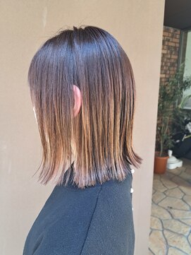 ルッソ(LUSSO) 切りっぱなしボブ&イヤリングカラー