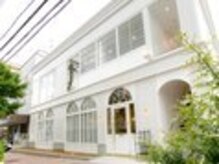 エール 富雄(aile Total Beauty Salon)の雰囲気（鳥見通りのローソンの隣にある白を貴重にした外観★【富雄】）