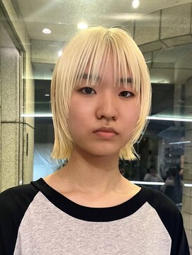 ダブ アオヤマ(DaB AOYAMA) 抜きっぱなしブリーチカラー切りっぱなしボブマッシュボブ