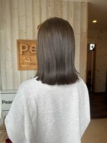 ピース(Peace) オリーブベージュの切りっぱなしボブ