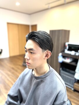 ヘッドハンター(HEAD HUNTER) ツーブロック、センターパート