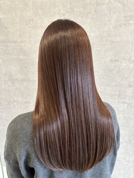 ネア(NEYA)の写真/徹底的にケアにこだわり若見えを叶える！乾燥やエイジングによるうねりも、するんと上質な手触りの絹髪に♪