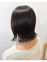 リルーム(re-room)&nbsp;外ハネ切りっぱなしボブ