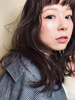 シャンプーセレクション(Shampoo Selection)の写真/伸ばしている方、長さは変えずに雰囲気を変えたい方は、シルエットに変化をつけていつもと違う印象に。