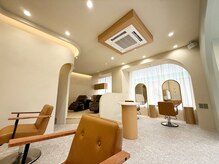 イム(yim)の雰囲気（落ち着き感を出しすぎずに親しみ易さも感じる空間に◎/ボブ/艶感）