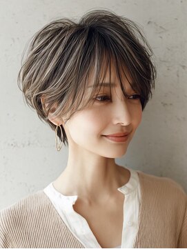 ハーツ(Heart's) ミセスショート×白髪ぼかしカラー３０代４０代５０代６０代