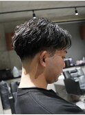 MEN'S/毛流れセンターパート×テーパーフェード/毛流れパーマ