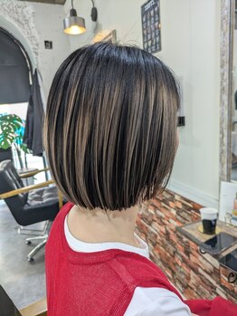 アネラ(Anela)の写真/ファッションや雰囲気にトレンドを取り入れた似合わせカラーのご提案!髪質改善とも相性◎