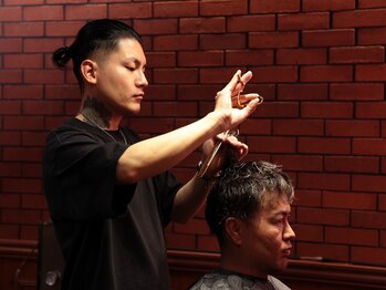 ハナテンベース(HANATEN BASE)の写真/【放出東】《平日22時まで営業》仕事帰りも余裕で通える！令和のビジネスマンは、賢く、こまめに、整える。