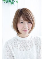 ヴィテスオンボディーズ フラワータウン(Vitesse on bodies) ベージュカラーの大人ボブ