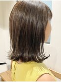 切りっぱなしボブ×ベージュカラー