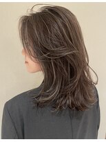 グレージュハイライト　細めハイライト