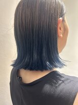 バズ(BUZZ) 切りっぱなしボブと毛先ブルー★秋山
