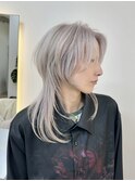 ウルフカットレイヤーカットミディアムウルフハイトーン
