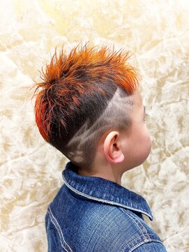 デザイニングヘアードゥ(designing hair Deux) キッズバリアートブリーチオレンジカラー　【キッズバリアート】