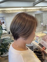 ヘアアンドメイク アリス(hair&make ALICE produce by COLT)&nbsp;ショート　ハイライト　ブリーチ　イノア　ミルクティーベージュ