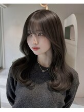 ムーム(Momb) ゆるふわレイヤーカット ワンホン巻き