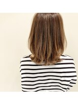 デフィー(DEFY) ハイライト外ハネミディアム