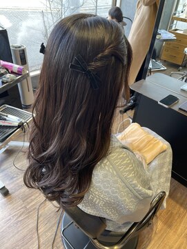 アンシェル(UNCHEL) ハーフアップリボンヘアアレンジハーフツインロングアレンジ