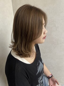 ネウィ 大分中央町店(newi) 【MIKOTO】@mikoto_newi 明るめアッシュベージュ×レイヤーロブ