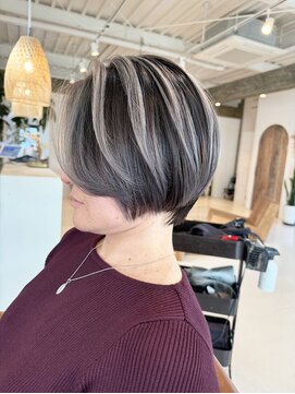 ラウレア(LAULEA) 白髪ぼかしバレイヤージュ