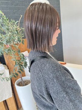 ニド(2do) グレージュカラーボブ