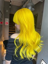 ジーナ(XENA) 顔型別ヘアスタイル特集　マニキュアイエロー