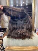 アンフィユヌキャトル(AnFye une Qatll) 複雑履歴の方を高難易度縮毛矯正で艶髪ストレート♪