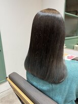 ローリーポーリークラウン(Roly Poly Clown) 髪質改善ストレートでつるんと自然なツヤ髪に