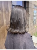 オリーブベージュ