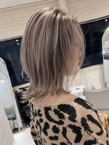 フォート(FORT)&nbsp;春カラー/外国人風バレイヤージュ/ホワイトベージュのボブ