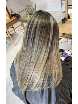 ミミ(mimi) バレイヤージュ