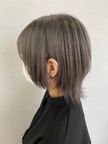 オズ エフ(ｏｚ ｆ［e・f］)&nbsp;グレージュカラー×ウルフボブ