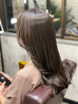 アトリエナガノ(atelier nagano) ニュアンスカラー/センターパート/ツヤ髪スタイル/ブルージュ