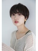 黒髪でも軽く見える　フレンチショート　大人かわいいヘア