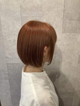 ヒューガルデン(Hoegaarden) 切りっぱなしボブ×オレンジベージュ◎