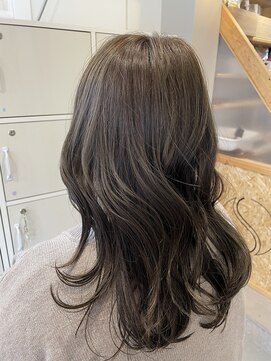 スクリバイタヒエ(SUKURI by tahie) #オリーブベージュ #透明感カラー #レイヤースタイル