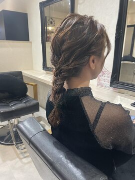 セルカ 新宿(CERCA) 編み下ろしヘアセット［CERCA新宿/新宿西口］