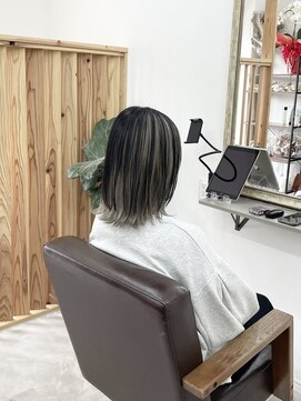 ホンネ(honne.) アンブレラカラー×ホワイト×イメチェンヘアスタイル